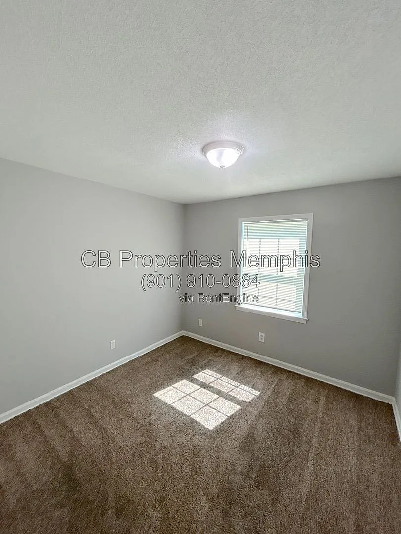 3 bed, 1.0 bath, 1033 sqft, $1,095 — Photo 4