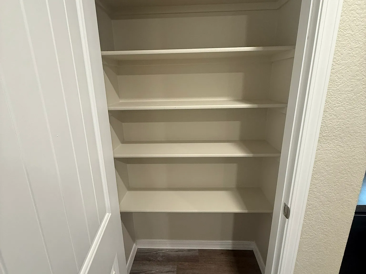 3 bed, $1,200 — Photo 4
