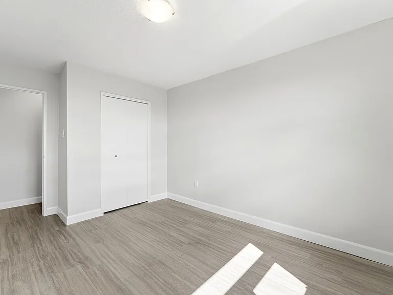 564 Durham Cres — Photo 19
