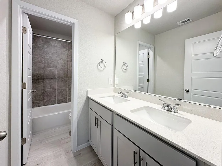 163 Haywood Mnr — Photo 24
