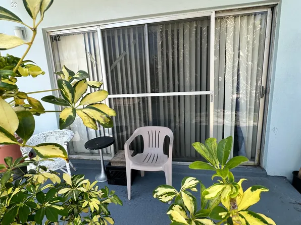 221 Columbia Dr APT 142, Cape Canaveral, FL 32920