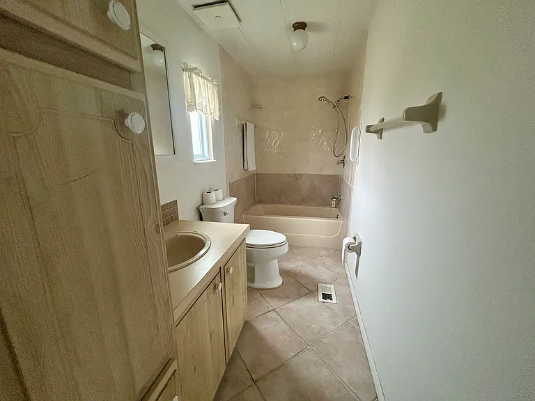 130 Grassy Key Ln — Photo 9