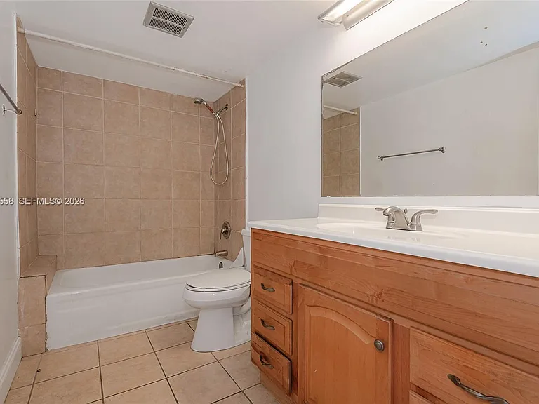 3101 Oakland Shores Dr #H105 — Photo 6