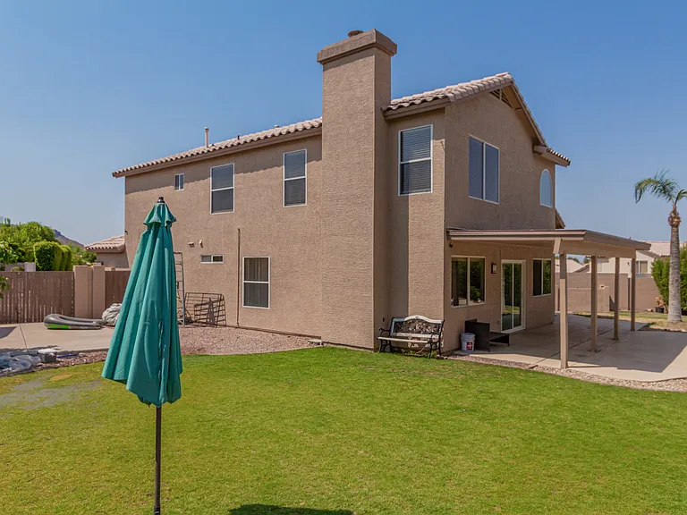 1320 E Charleston Ave — Photo 27