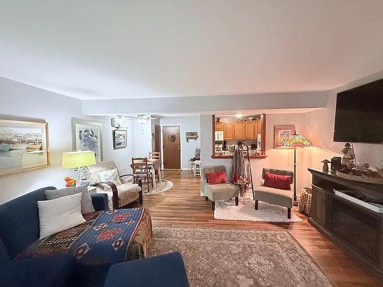 32 Park Avenue Ct #18 — Photo 4
