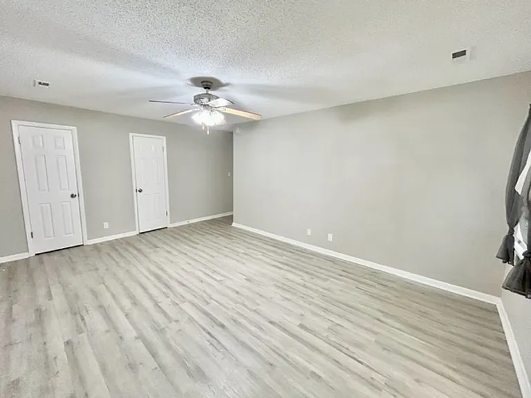 4304 Chalet Cir NW — Photo 10