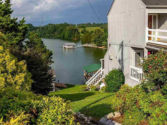 3rd image of 2784 Scenic Lake Cir