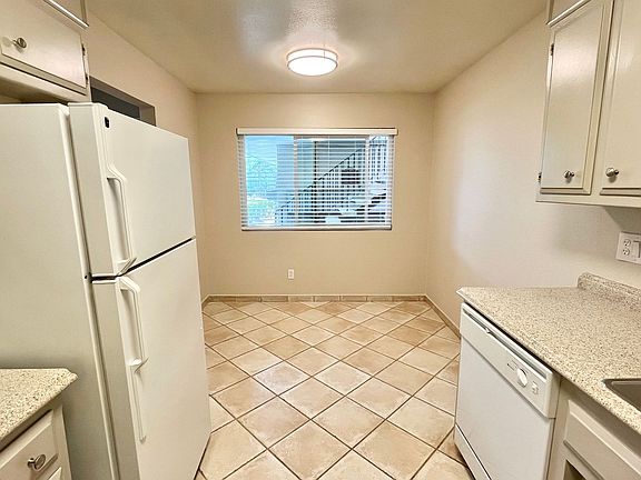 3rd image of 5971 Lake Crest Way APT 2