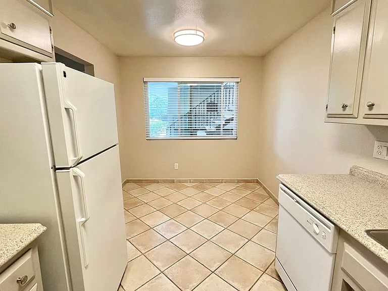 Courtyard Apartments — Photo 3