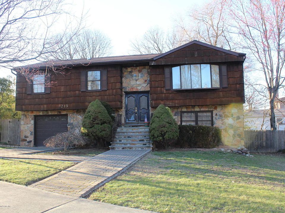1st image of 219 Albourne Ave