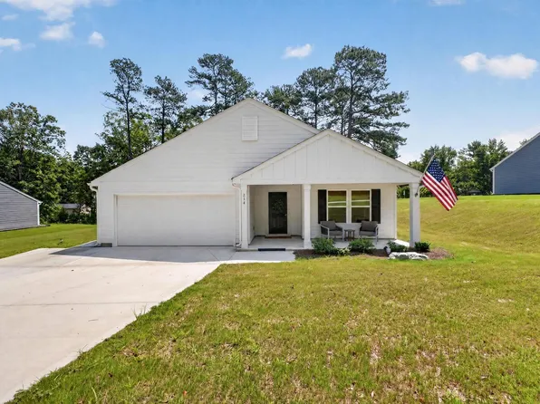 214 Woodfield Ave, Fountain Inn, SC 29644