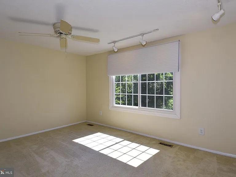 4037 Broadwire Dr — Photo 15