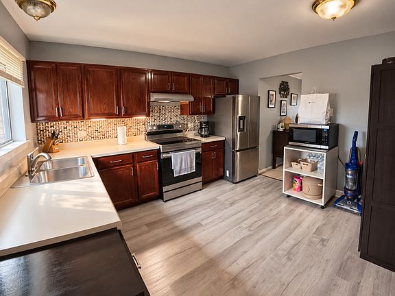 4th image of 2221 Nichols Rd #F