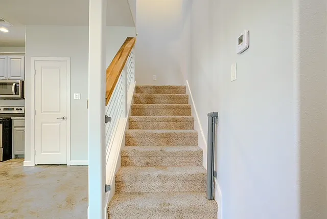 107 Bridle Dr — Photo 13