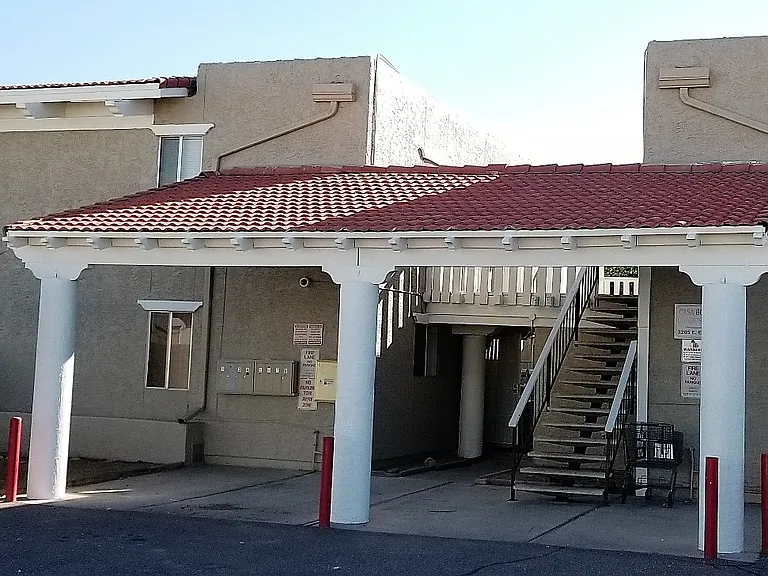 3205 E Earll Dr #3 — Photo 1