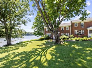 50 Lake St APT I, Winchester, MA 01890