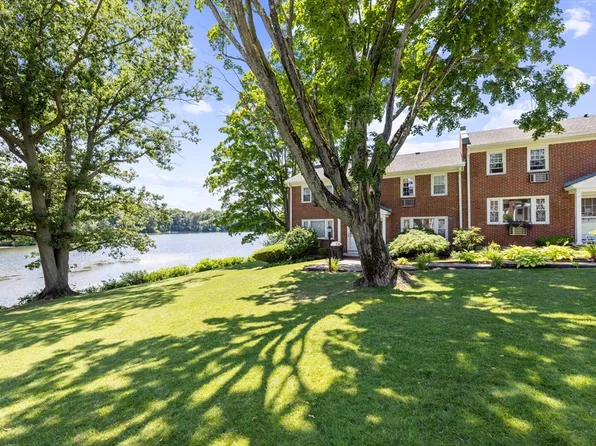 50 Lake St APT I, Winchester, MA 01890