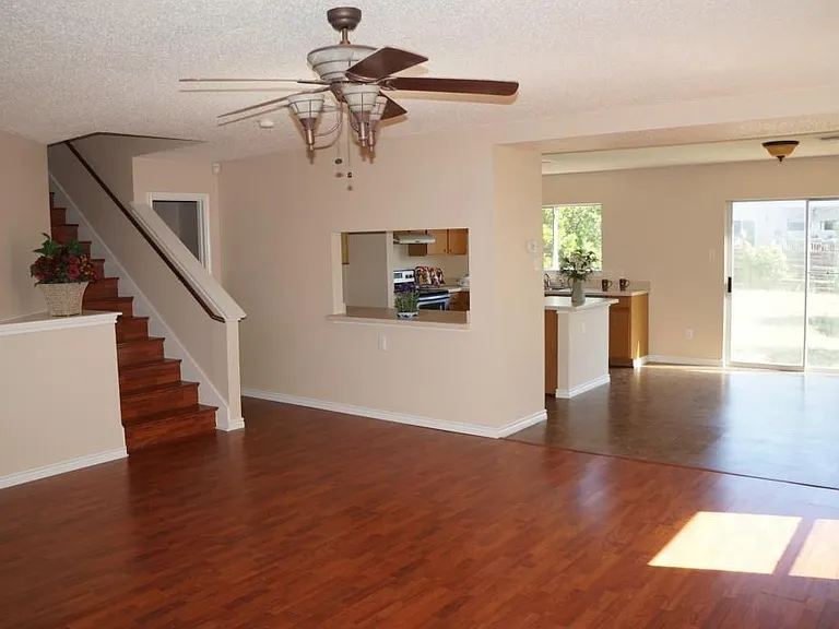2704 Vinson Ct — Photo 2