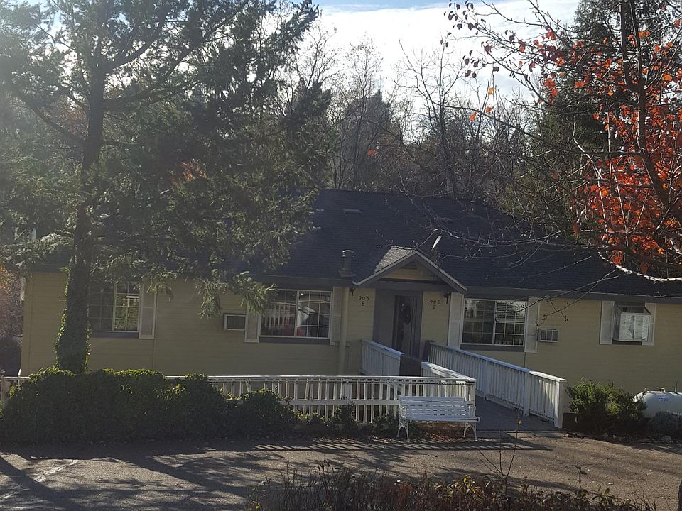 2nd image of 905 Bedford Ct #3