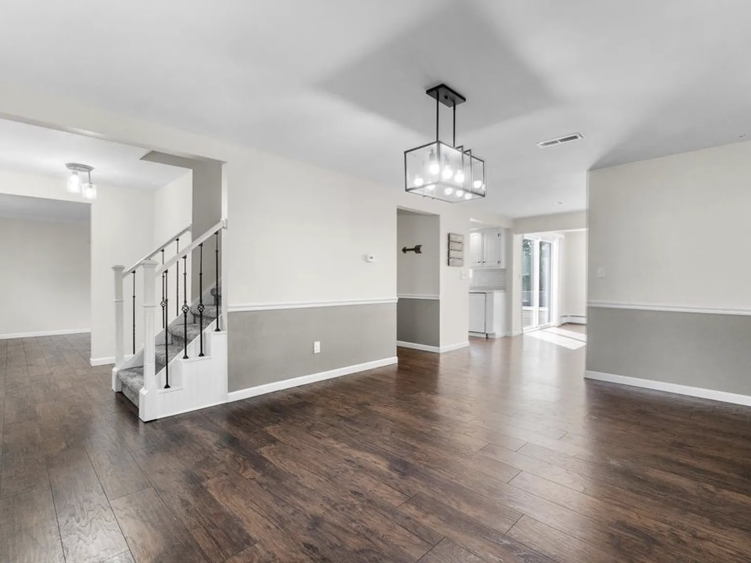 4 bed, 2150 sqft, $2,200 — Photo 3