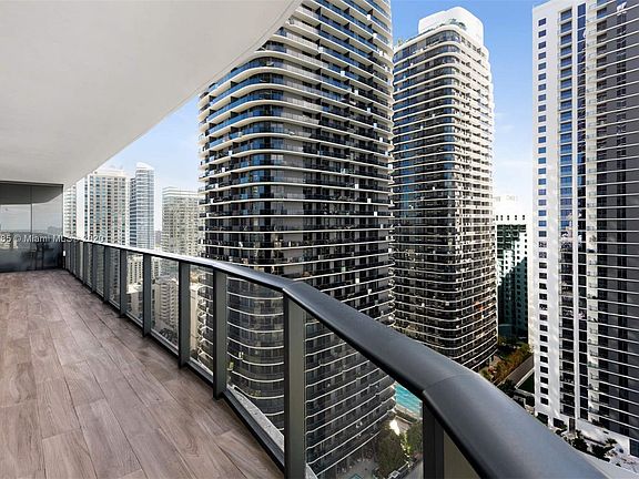 3rd image of 801 S Miami