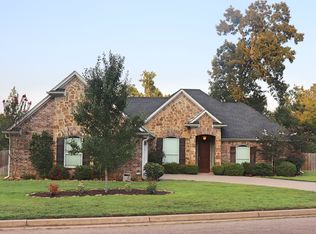 1418 Nottingham St, White Oak, TX 75693