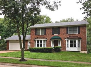 1531 Deerhorn Dr, Chesterfield, MO