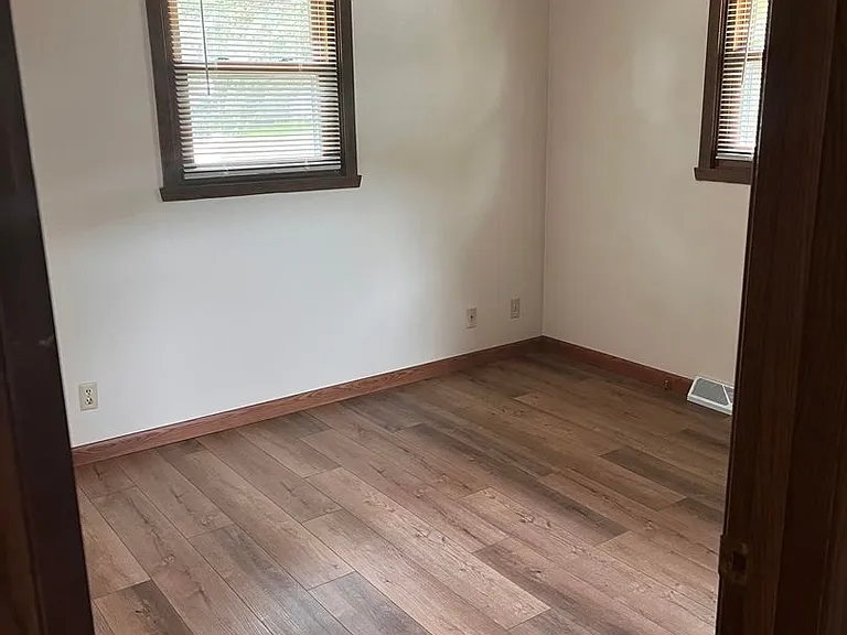 218-220 Lyndhurst Dr — Photo 9