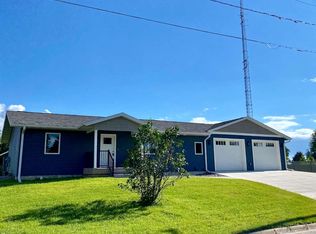 206 W Henry St, Calmar, IA 52132