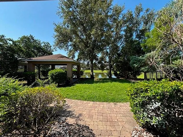 11844 Chateaubriand Ave — Photo 41