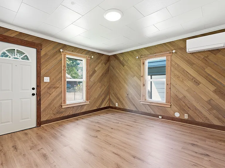 510 NE Quimby Ave #1 — Photo 6