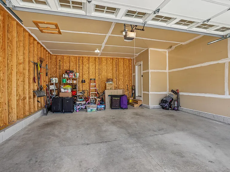236 Sunshine Ln — Photo 47
