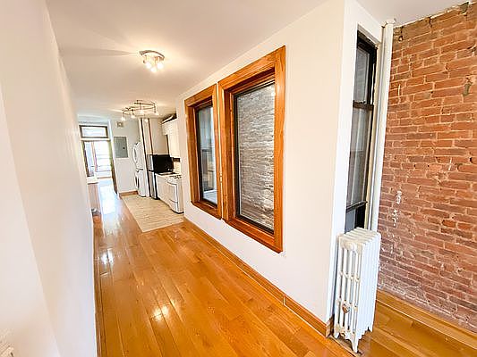 1st image of 2246 1st Ave #4S