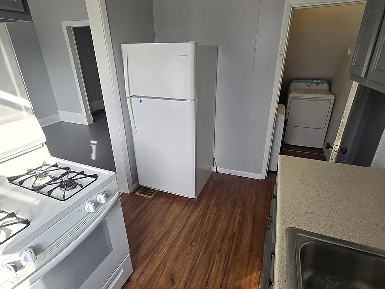 425 Monroe St #4 — Photo 4