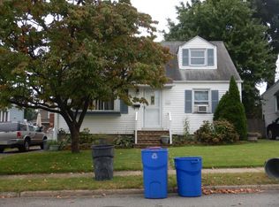 76 16th Ave, Elmwood Park, NJ