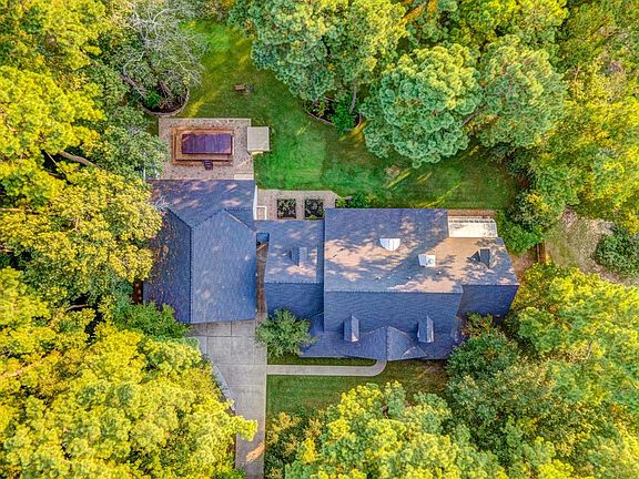 2nd image of 806 Vista Del Lago Dr