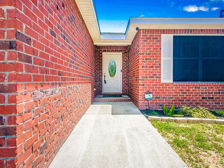 2104 Frontera St — Photo 32
