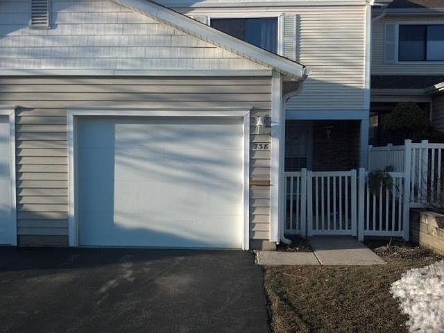 1st image of 738 Lakeview Poin #738