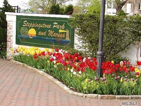 Entrance of Steppingstone Pk