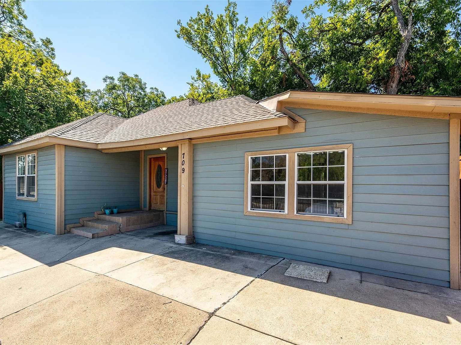 4 bed, 1600 sqft, $2,100 — Photo 4