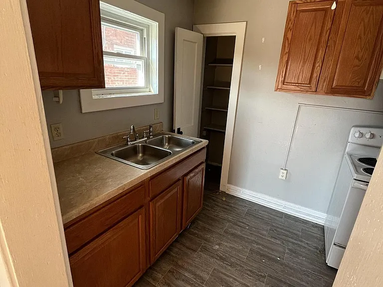 44 S Loudoun St #9 — Photo 5