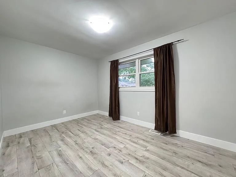 131 Kinzie Ave #MAIN — Photo 2