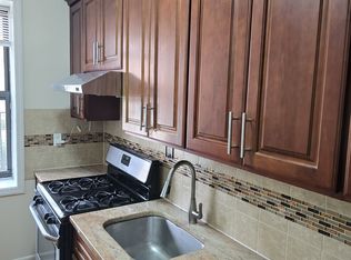 36-20 Bowne St #2Y, Flushing, NY 11354