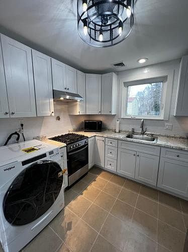 1st image of 27 Kenmore St Floor 2