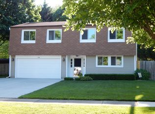 1948 Pleasant Ave, Saint Charles, IL 60174