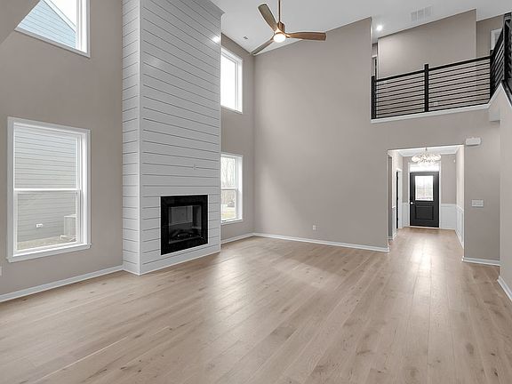 5th image of 176 Meadow Rose Ln