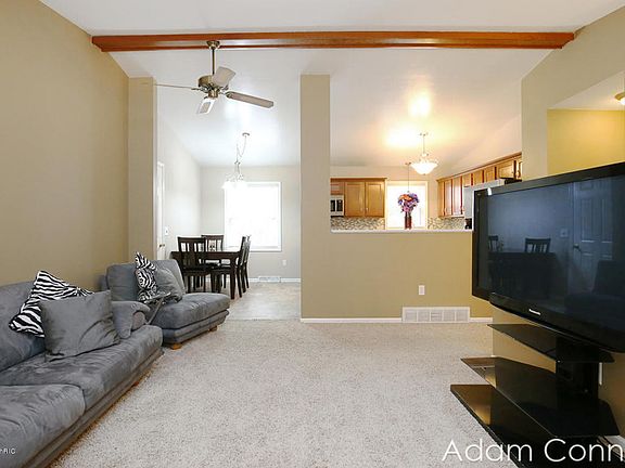 5th image of 1810 Aberdeen St NE
