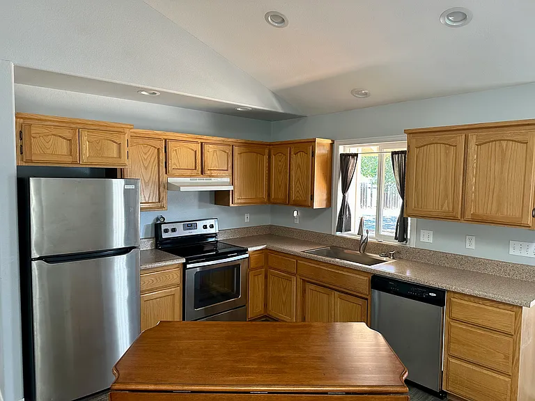 350 Walnut Ln — Photo 9