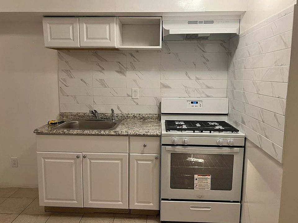 1st image of 155-33 Amber St #3