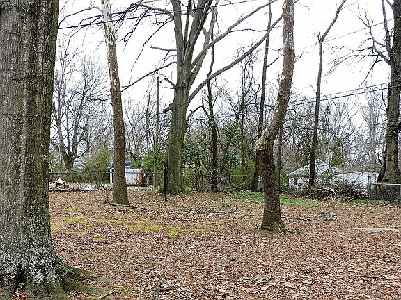 3rd image of 200 Dixon Cir